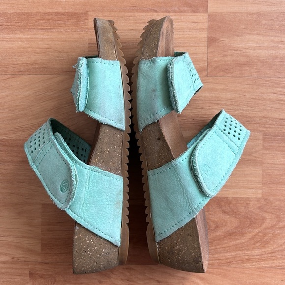 Size 7 Josef Seibel turquoise color sandal - Picture 6 of 7